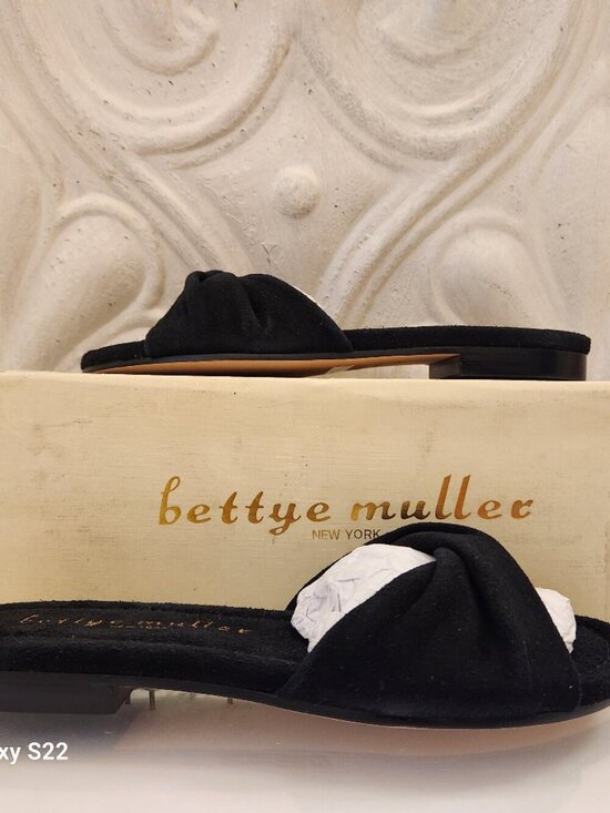 bettye muller Shoes - Bettye Muller NY Black Suede Twist Knot "Score" slides. NIB. Size 6.5